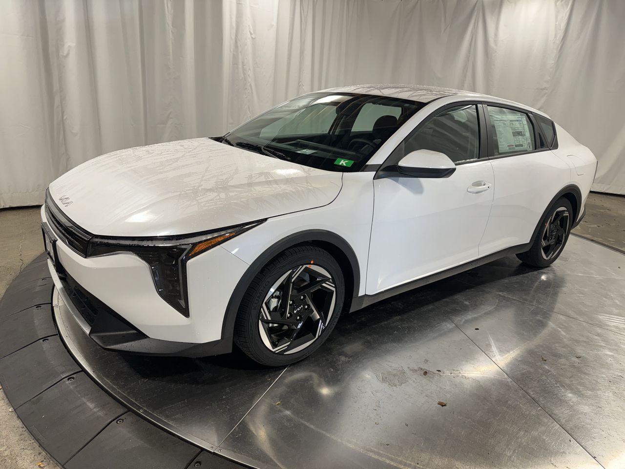 2025 Kia K4 EX's photo