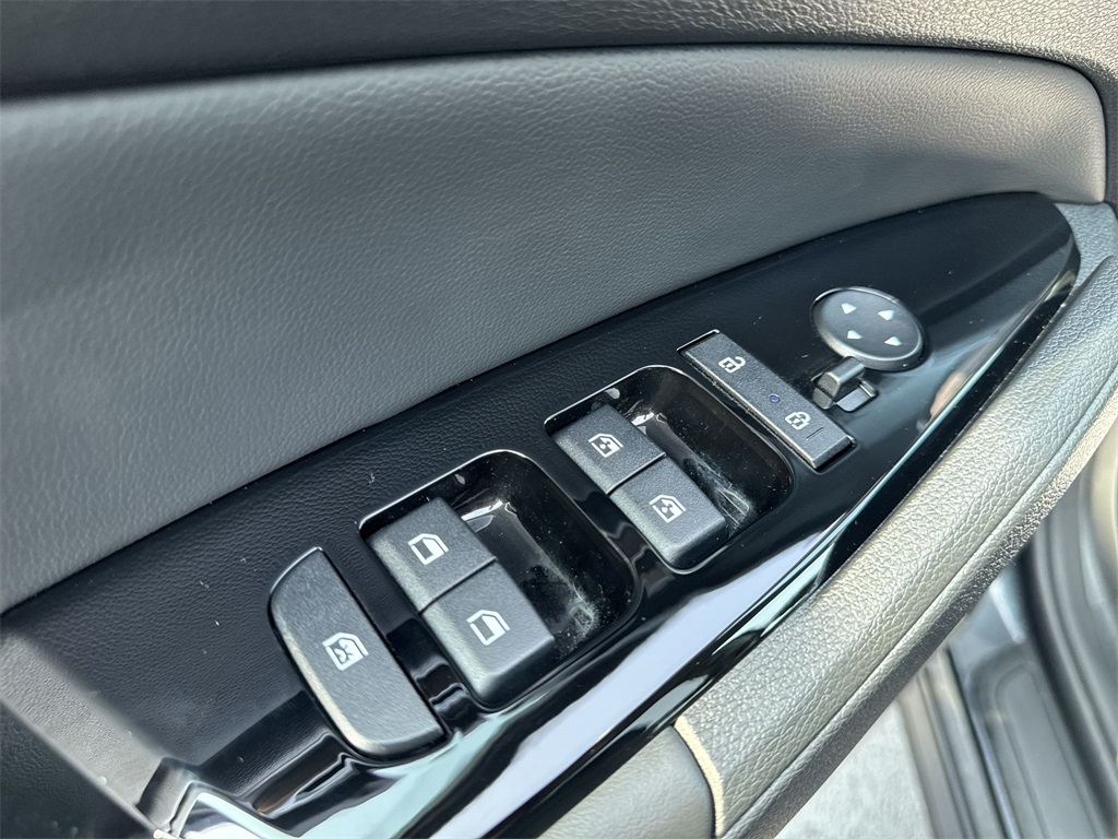 2024 Kia Sportage EX photo 19