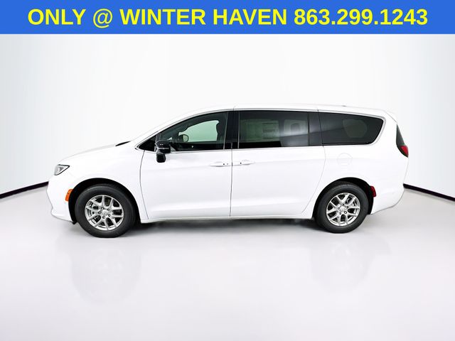 2025 Chrysler Pacifica photo 4