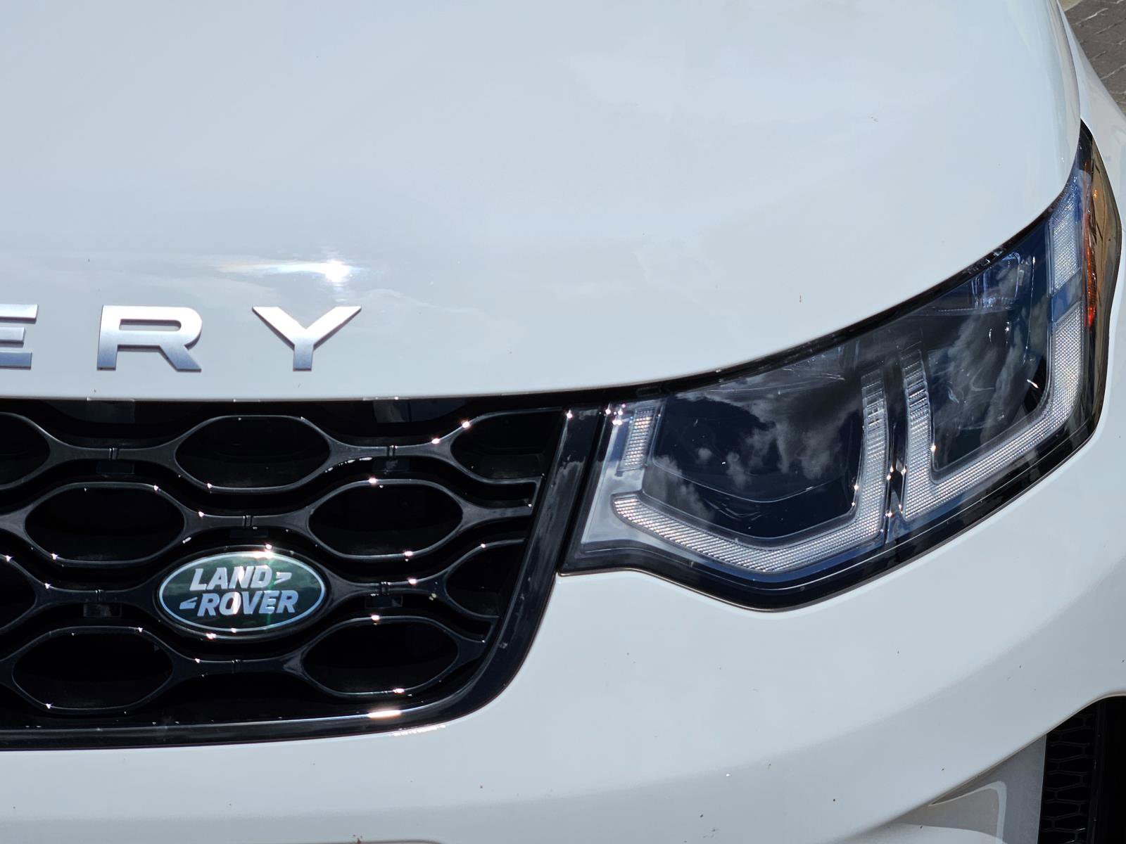 2025 Land Rover Discovery Sport S photo 8