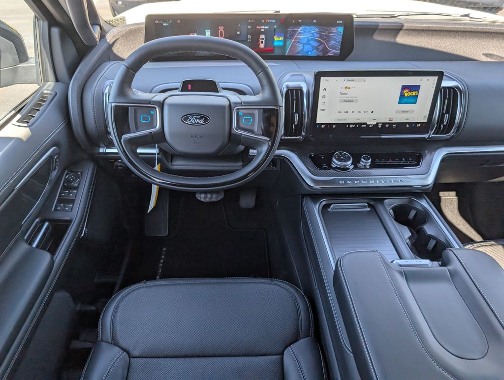 2025 Ford Expedition Platinum photo 3