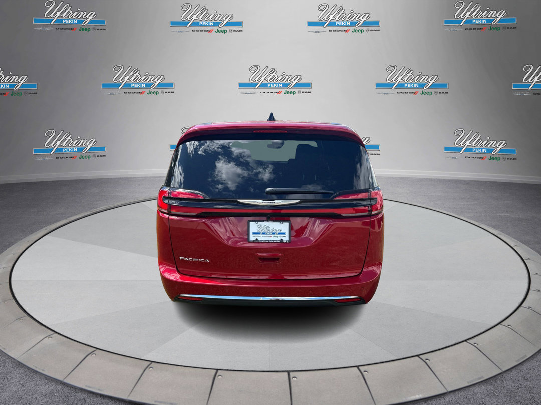 2026 Chrysler Pacifica photo 3