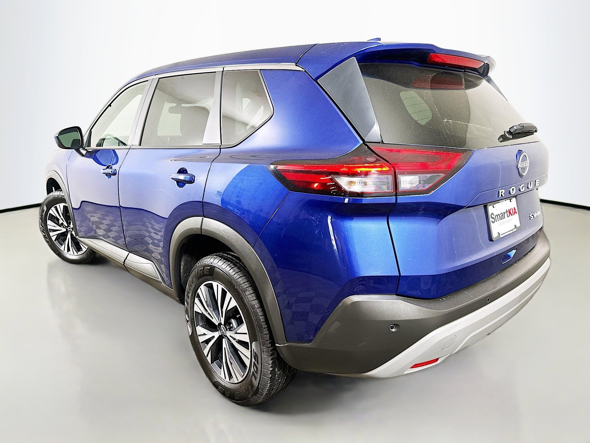 2023 Nissan Rogue SV photo 5