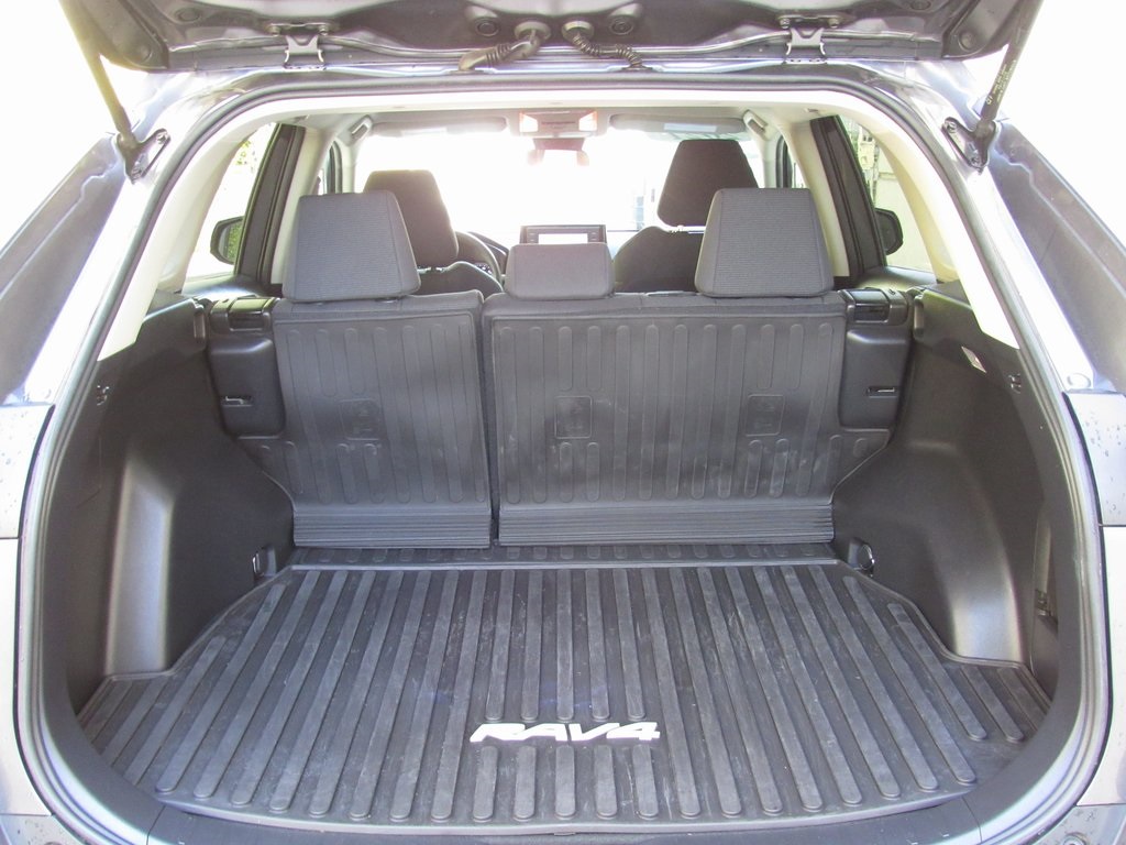 2021 Toyota RAV4 Hybrid LE photo 20