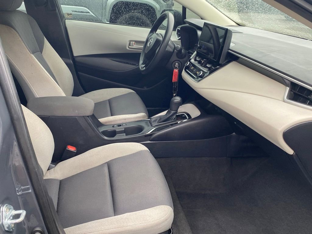 2025 Toyota Corolla LE photo 14