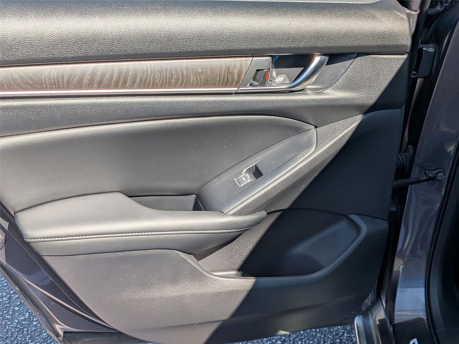 2022 Honda Accord Hybrid EX-L photo 26