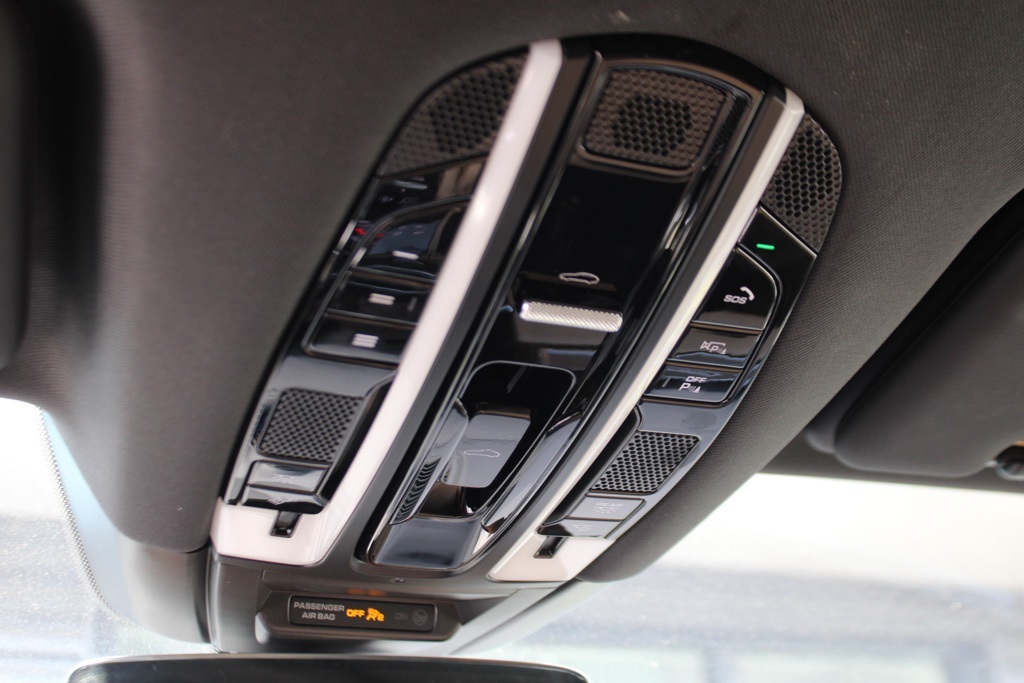 2023 Porsche Cayenne Platinum Edition photo 26