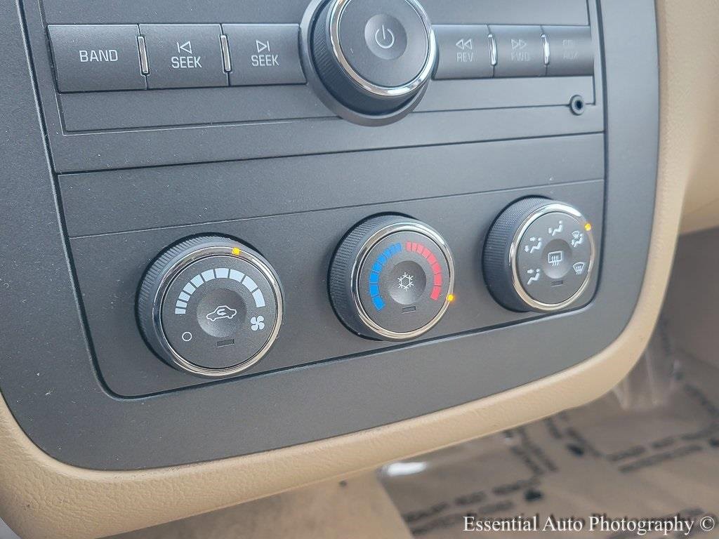 2010 BUICK LUCERNE - Image 10