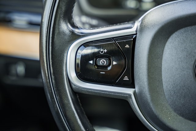 2022 Volvo XC90 Momentum photo 20