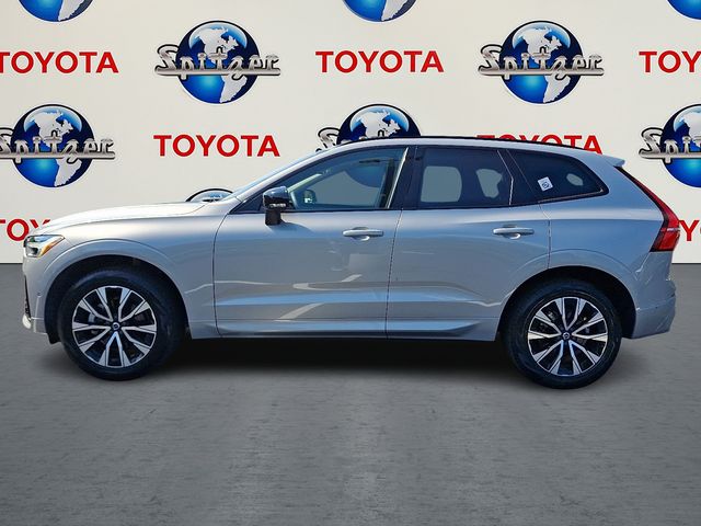 2025 Volvo XC60 B5 Plus photo 4