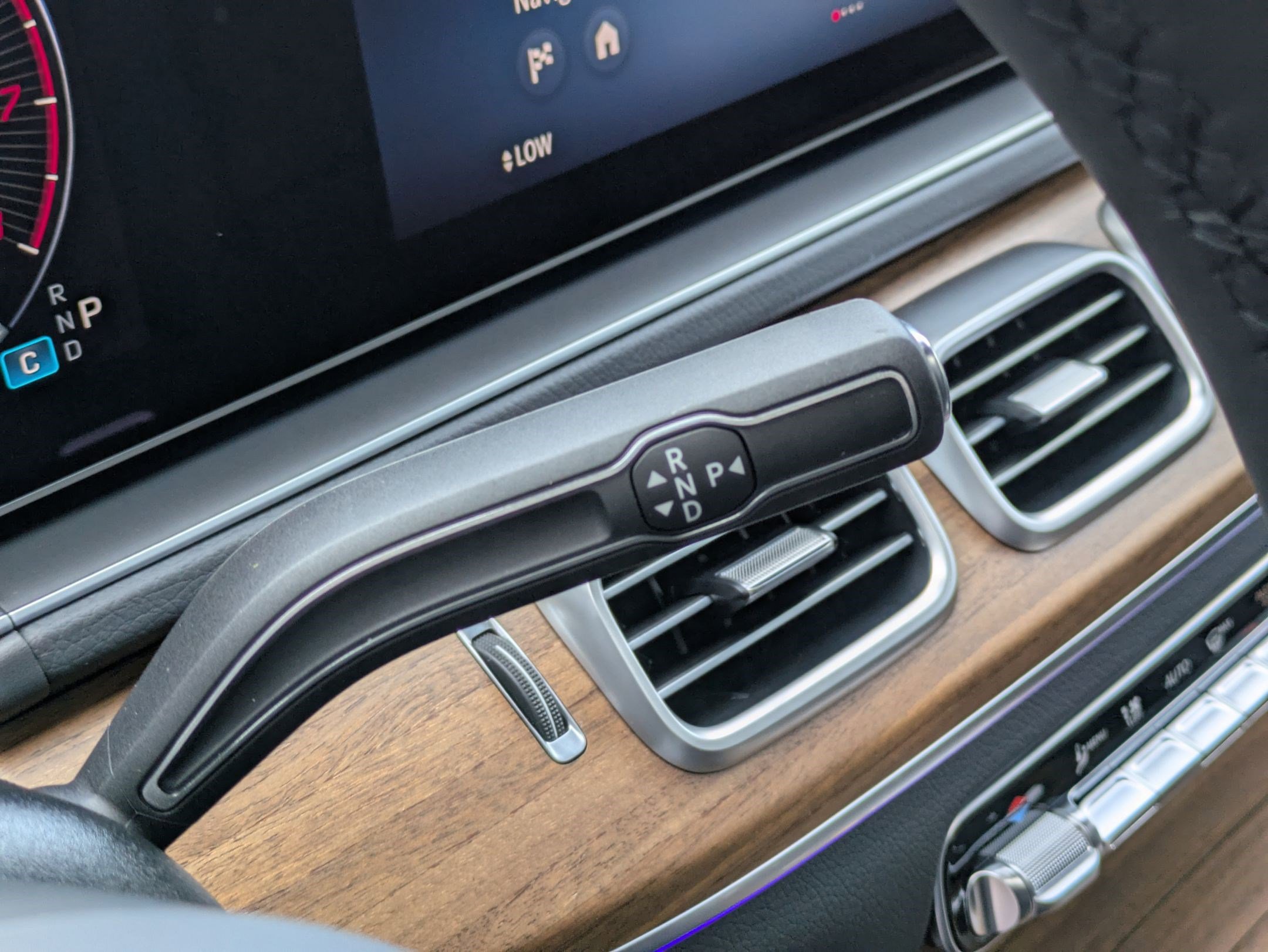 2025 Mercedes Benz GLS 450 4MATIC photo 12