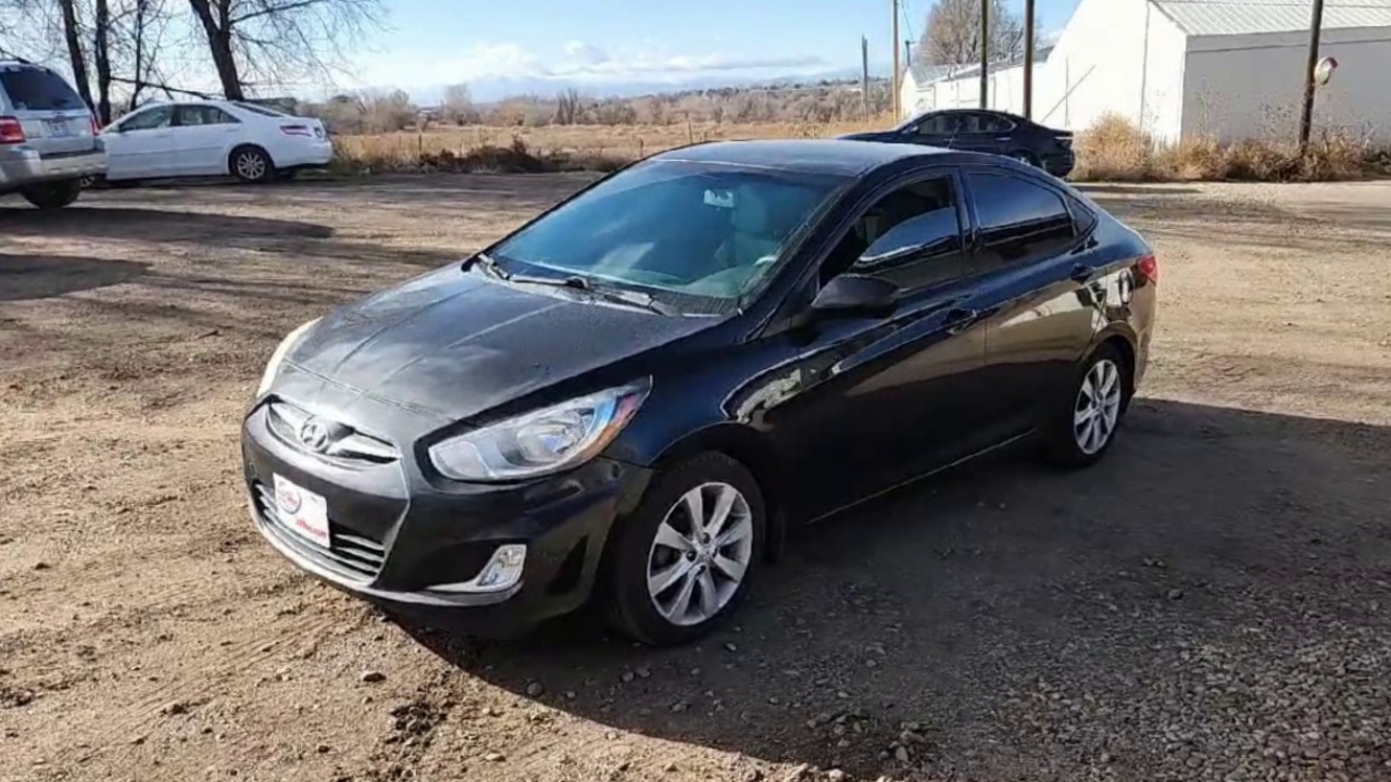 2013 Hyundai Accent GLS photo 3
