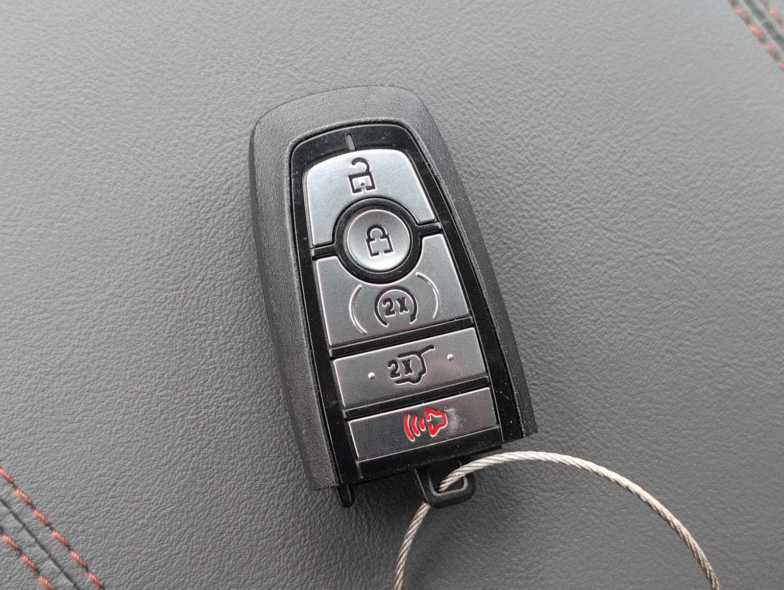 2025 Ford Explorer photo 24