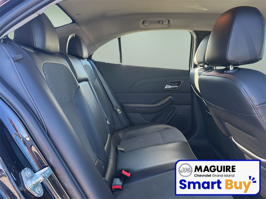 2015 Chevrolet Malibu 2LT photo 3