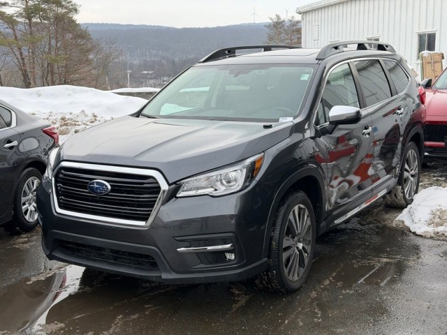 2022 Subaru Ascent Touring's photo