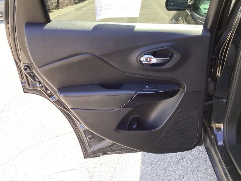 2020 Jeep Cherokee Altitude photo 8
