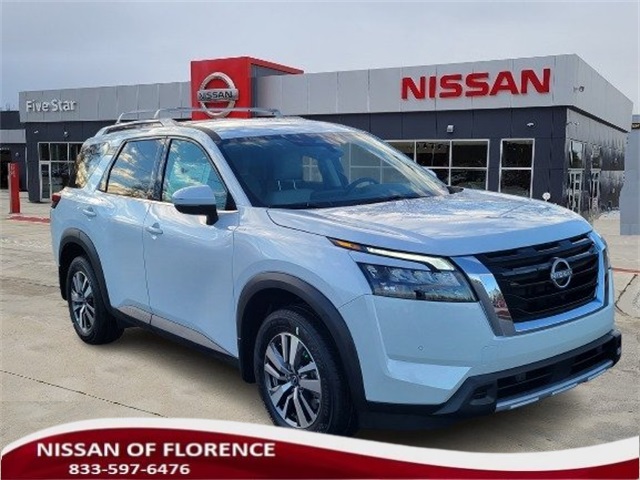 2025 Nissan Pathfinder SL's photo