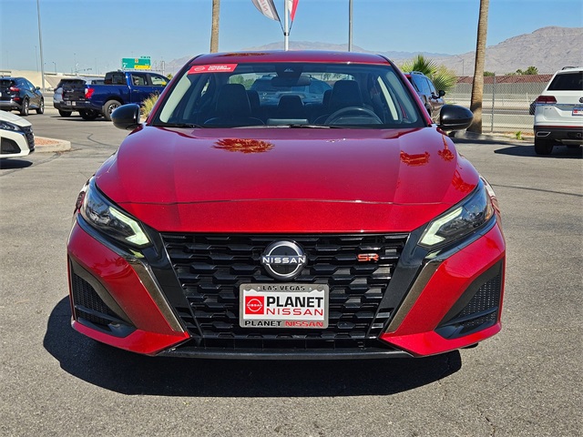 2023 Nissan Altima SR photo 4