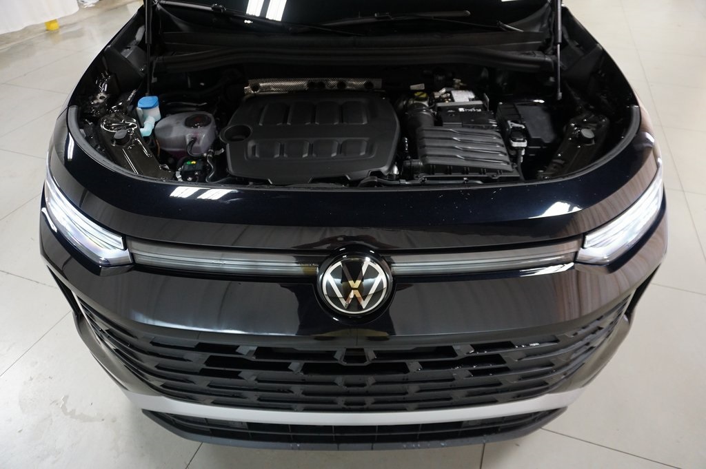 2025 Volkswagen Tiguan SE photo 25