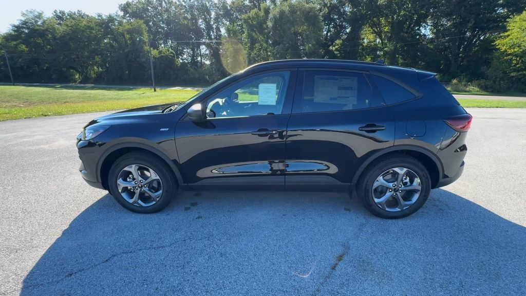 2026 Ford Escape ST-Line photo 3