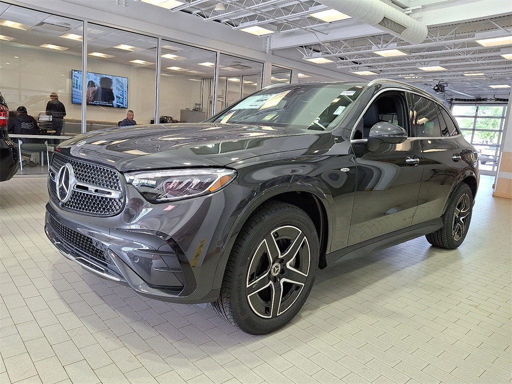 2025 Mercedes Benz GLC 350e 4MATIC photo 2