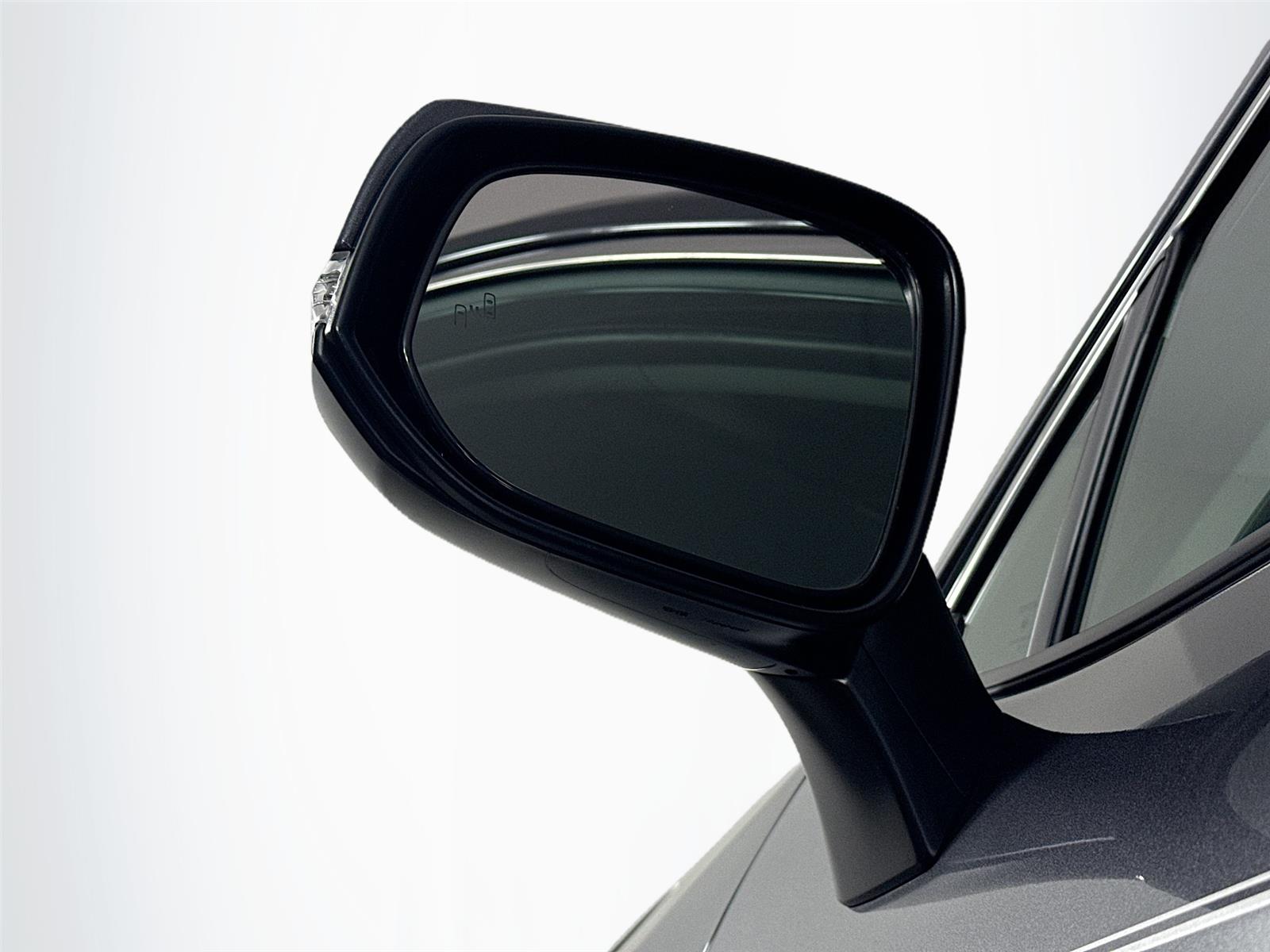 2024 Toyota RAV4 Hybrid XLE photo 9