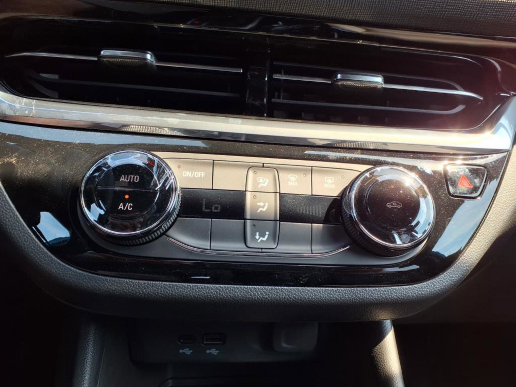2025 Buick Envista ST photo 5
