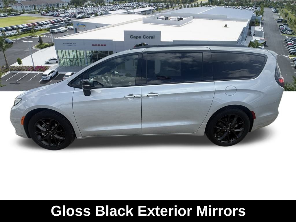 2026 Chrysler Pacifica Limited photo 7