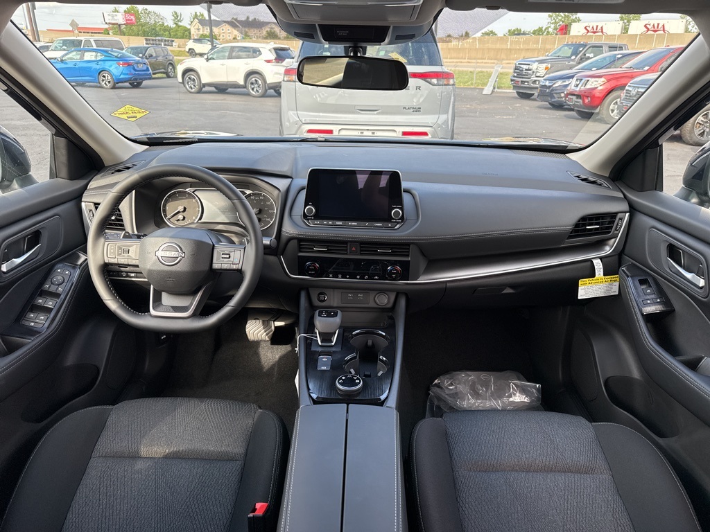 2026 Nissan Rogue SV photo 15