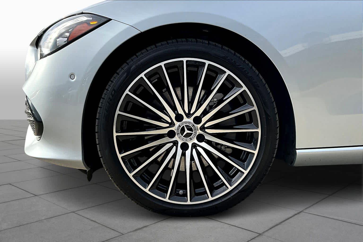 2025 Mercedes Benz C 300 photo 4