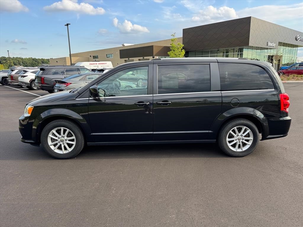 2020 Dodge Grand Caravan SXT photo 2