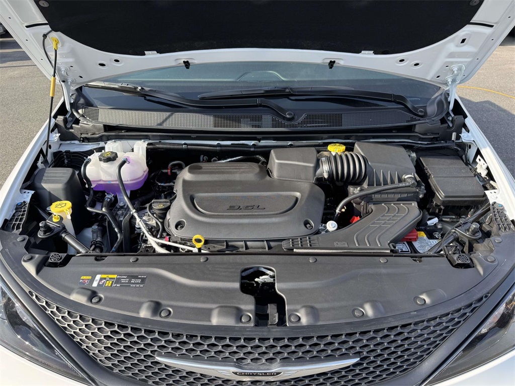 2026 Chrysler Voyager LX photo 12