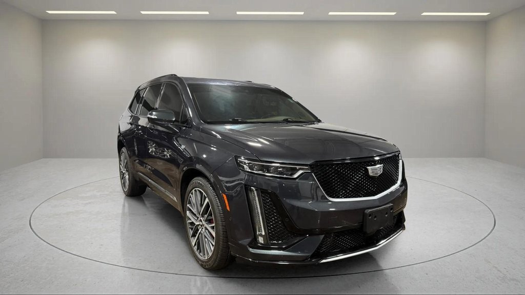 2023 Cadillac XT6 Sport photo 3