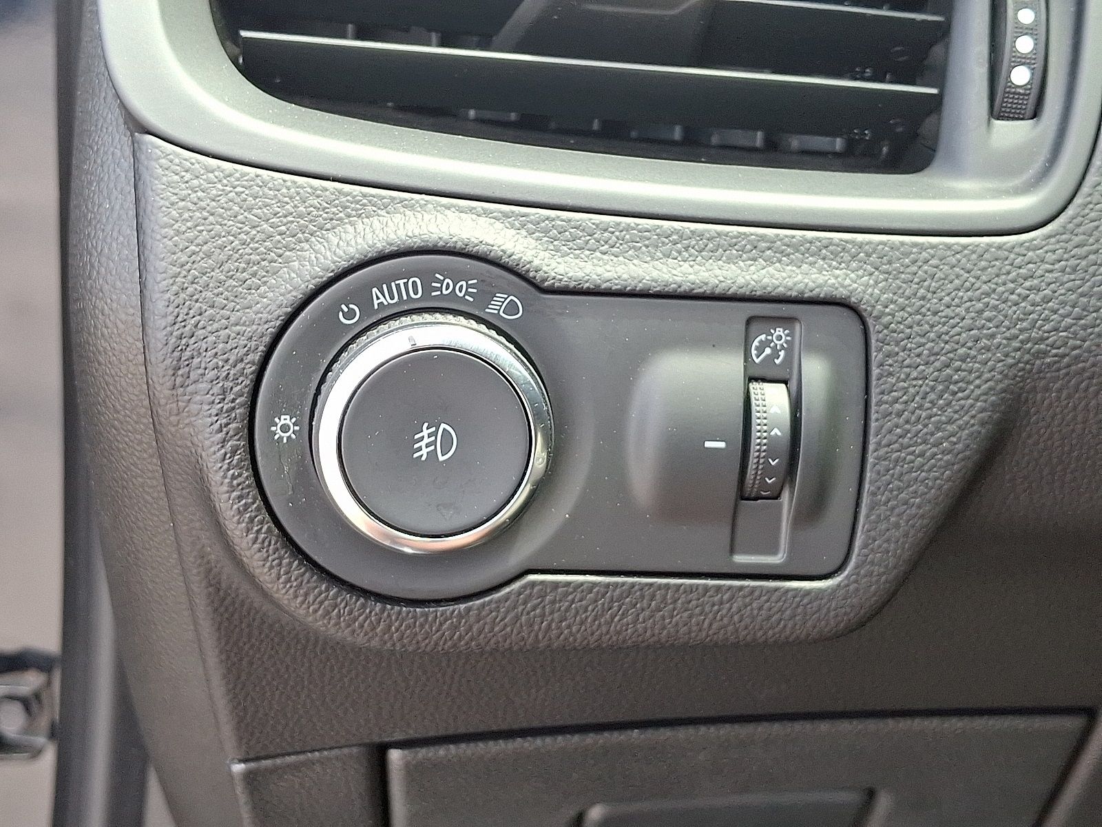 2020 Buick Envision Preferred photo 28