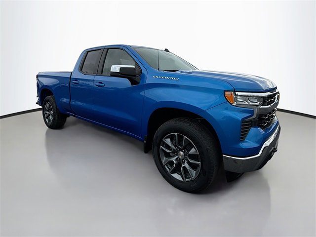 2026 Chevrolet Silverado photo 3