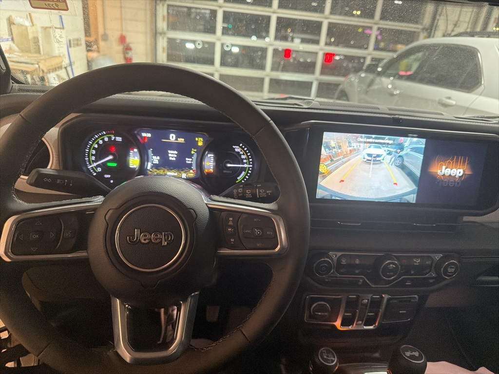 2025 JEEP WRANGLER - Image 13