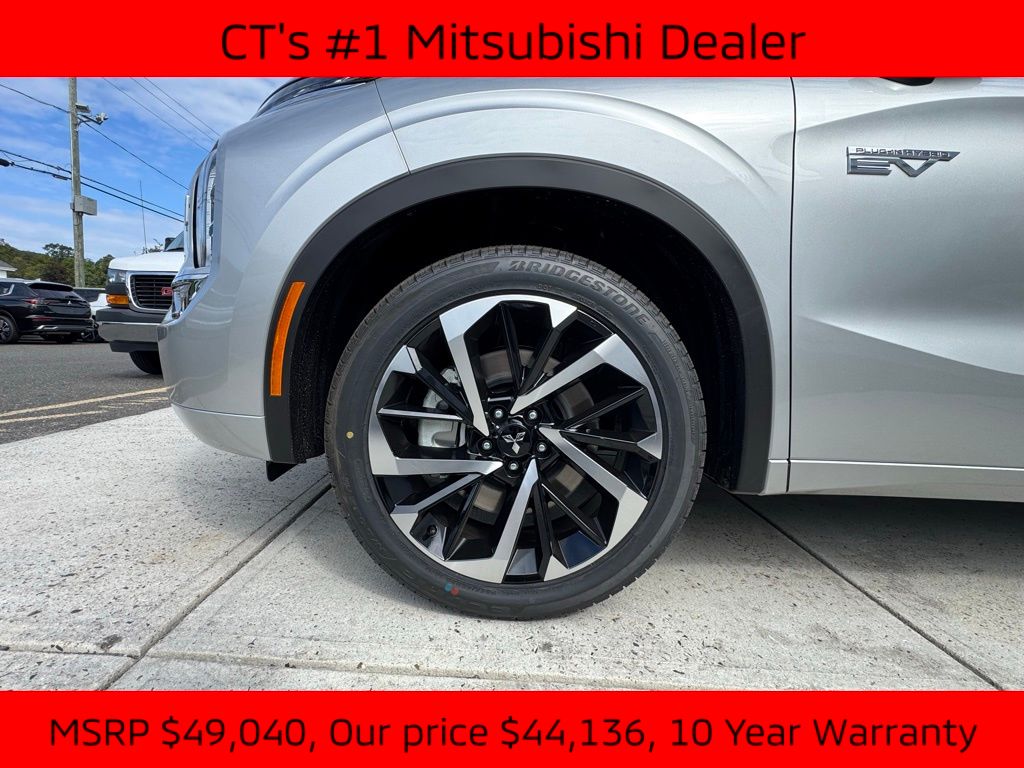 2025 Mitsubishi Outlander SEL Platinum GT photo 3