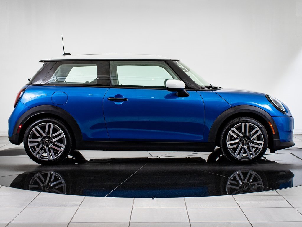 2025 Mini Cooper 2 Door Hardtop photo 11