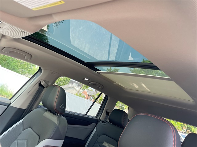 2025 Volkswagen Atlas Peak Edition SE photo 37