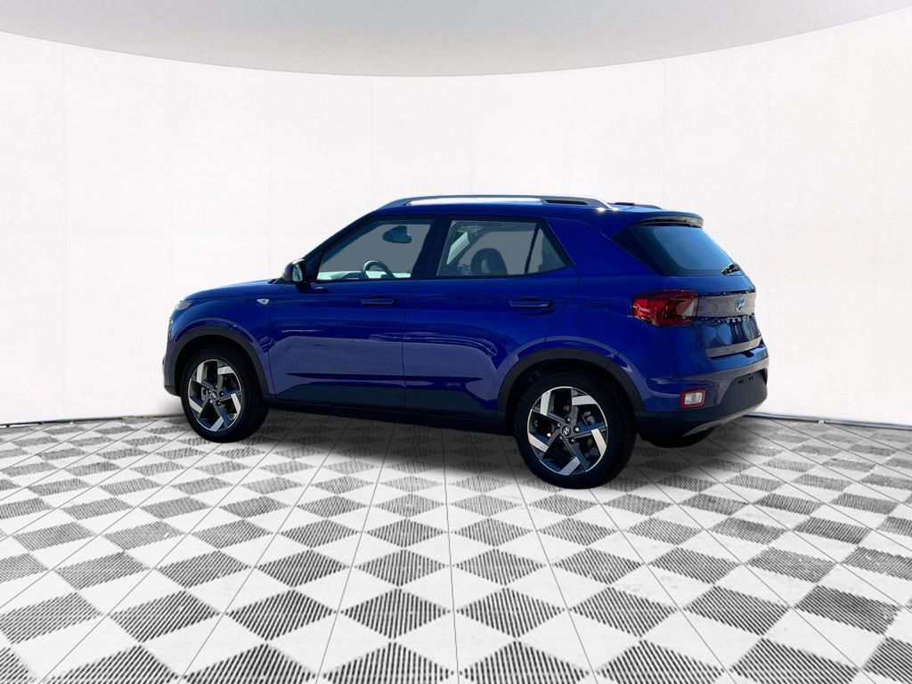 2025 Hyundai Venue Limited photo 4