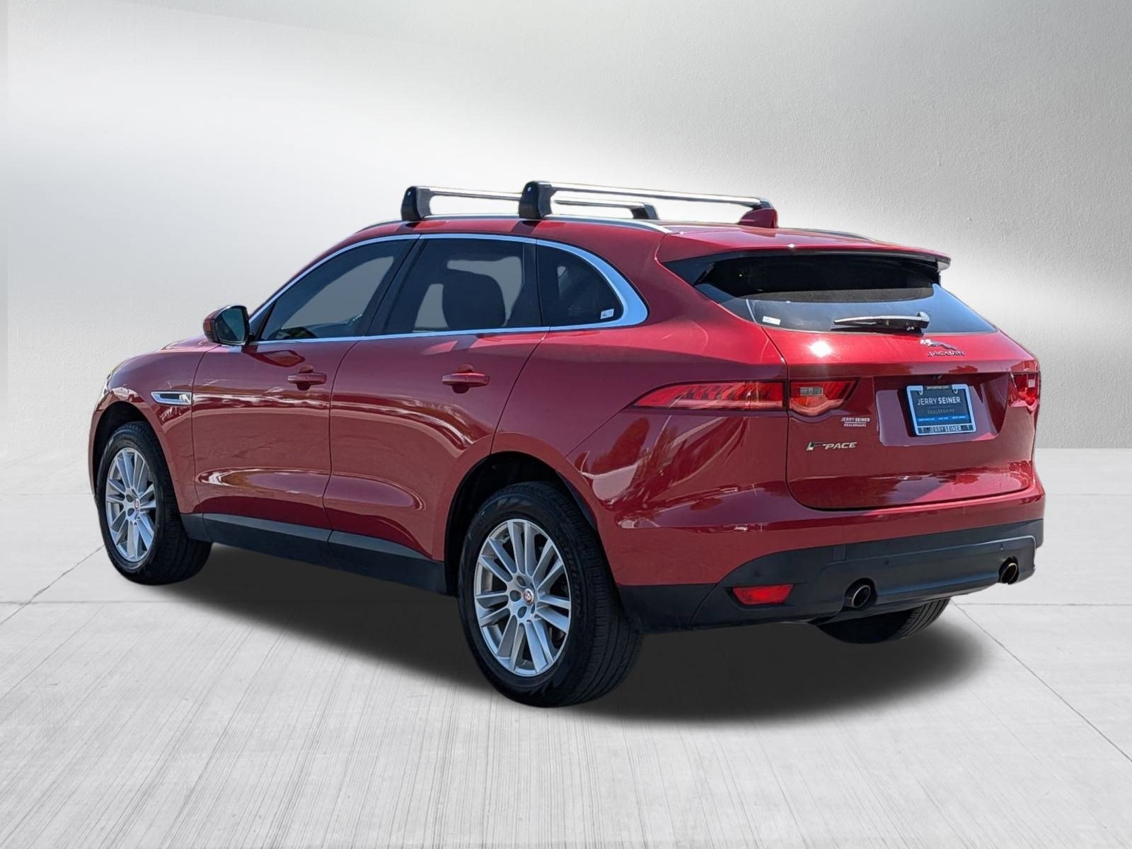 2018 Jaguar F-PACE Prestige photo 3
