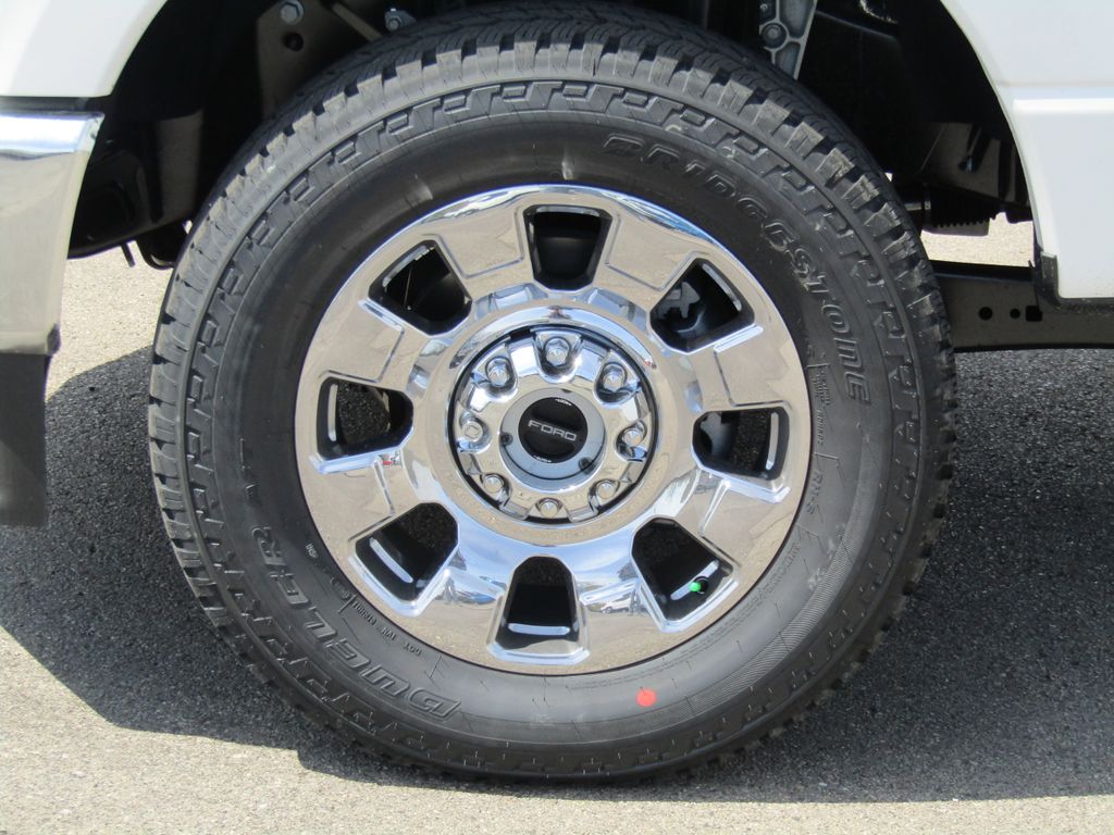 2025 Ford F-350 Lariat photo 4