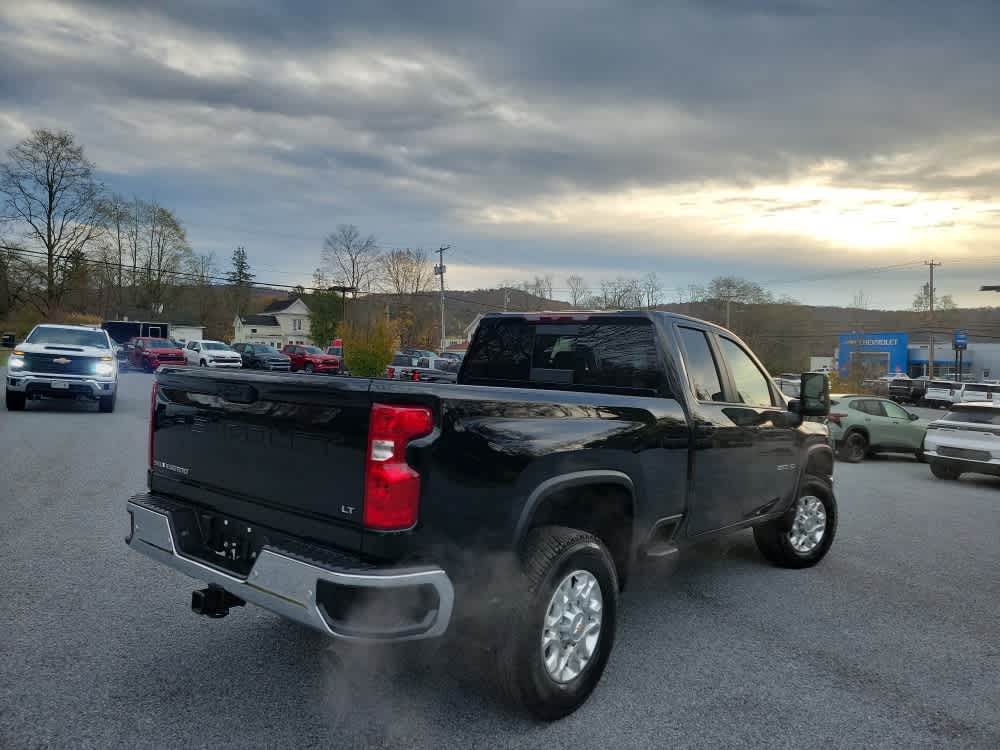2026 Chevrolet Silverado 2500HD LT photo 3