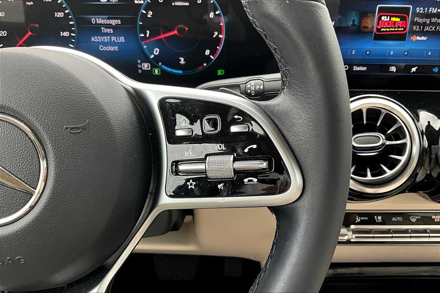 2023 Mercedes Benz GLB 250 photo 23