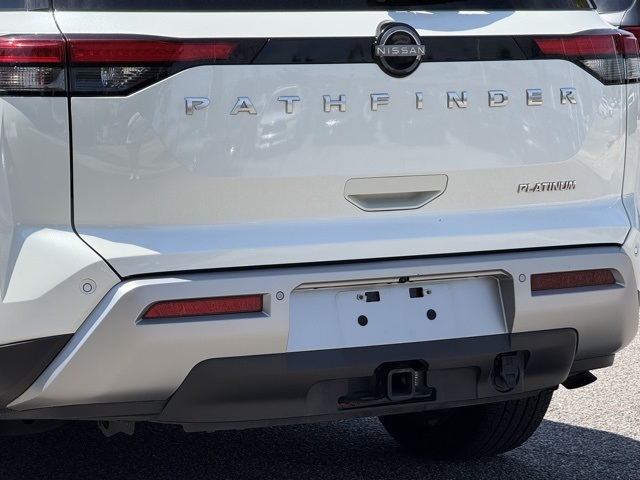 2022 Nissan Pathfinder Platinum photo 4