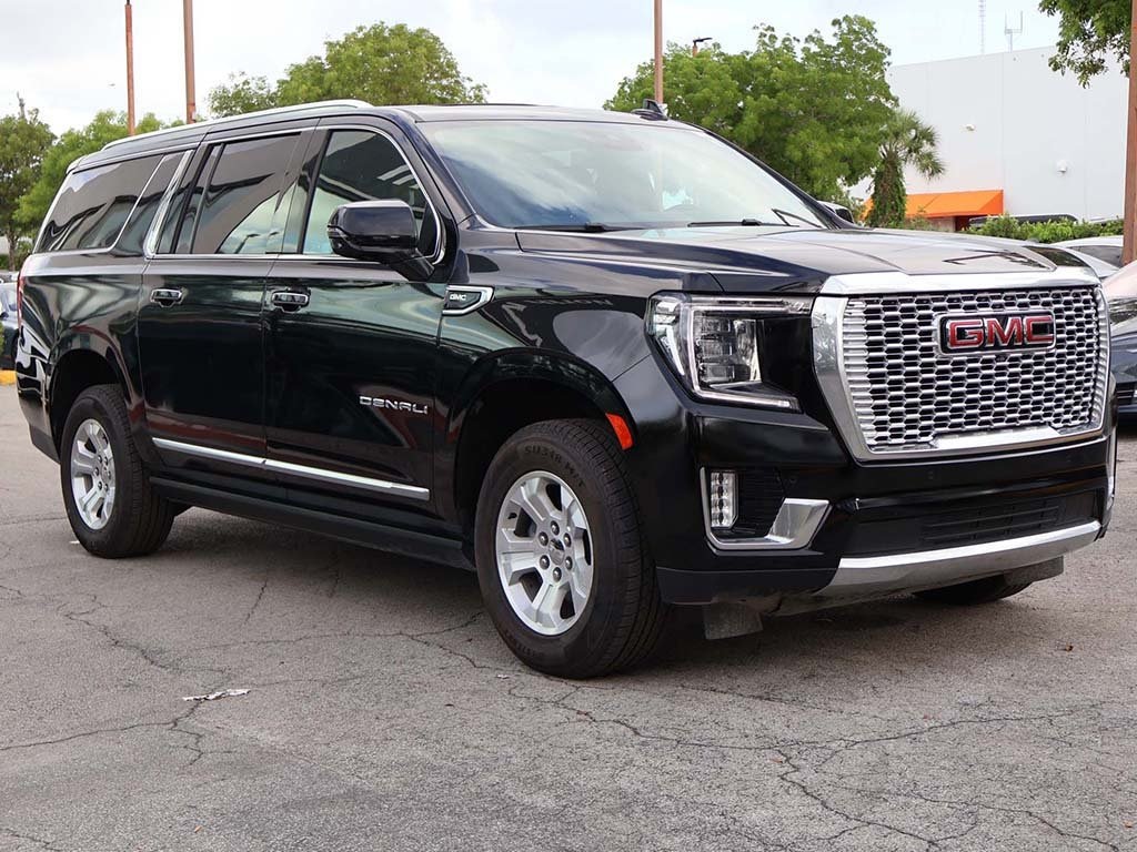 2023 Gmc Yukon XL Denali photo 2