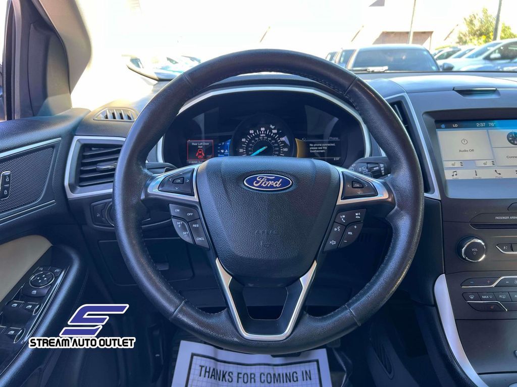 2017 Ford Edge SEL photo 12
