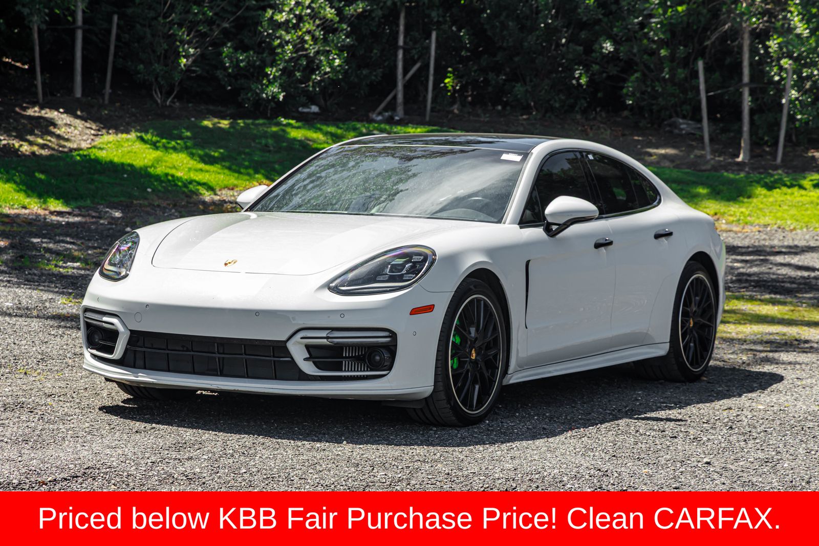 2022 Porsche Panamera Base's photo