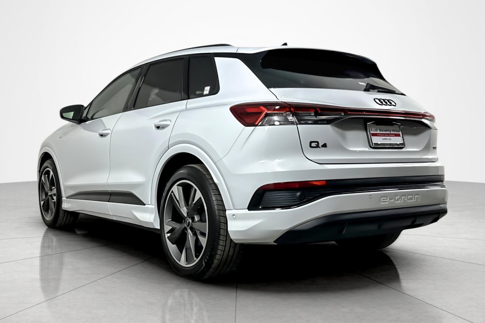 2024 Audi Q4 E-tron Premium Plus 55 photo 3