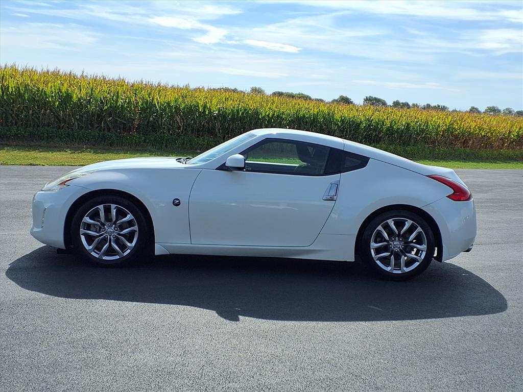 2014 Nissan 370Z Base photo 9
